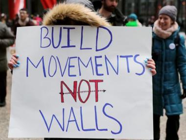 16 щата атакуваха в съда решението на Тръмп за извънредно положение