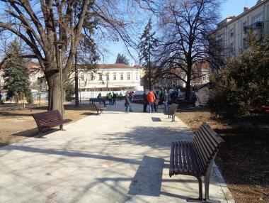 Градинката на „Кристал“ е завършена на 90%