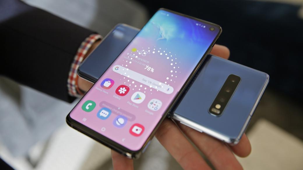 Samsung повтаря грешките на Apple с новите си телефони