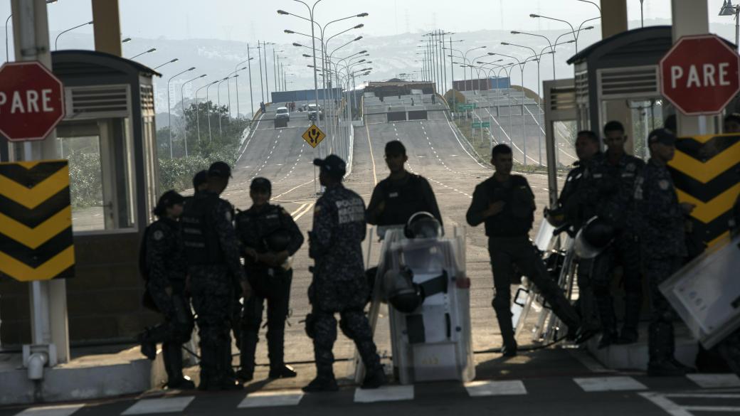 Венецуела затваря границата с Колумбия, след като Гуайдо я премина