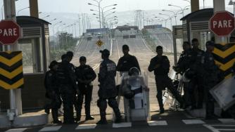 Венецуела затваря границата с Колумбия, след като Гуайдо я премина