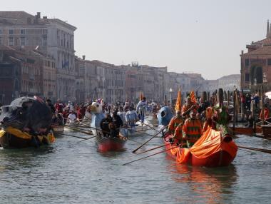Венеция одобри входните такси за туристите