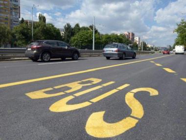 Над 40 камери ще следят за каране в бус лентите в София