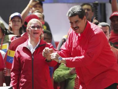 Мадуро продава 8 тона злато от централната банка на Венецуела