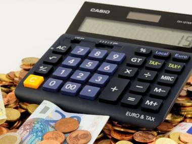 Банките са компенсирали спада на някои такси с вдигане на други