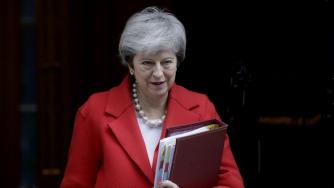 Мей е на път да загуби и последната опция за решаването на Brexit