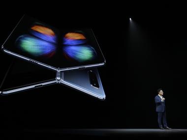 Рисковете от покупката на огъващия се Galaxy Fold
