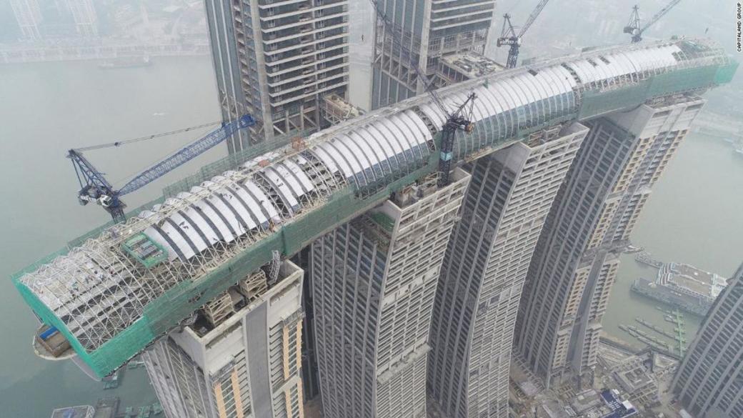 В Китай построиха първия в света „хоризонтален небостъргач“