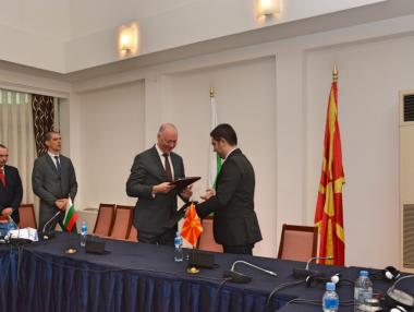 Желязков обеща жп връзка със Северна Македония до 2025 г.