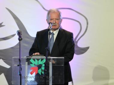 Цоло Вутов: Фирмите трябва да инвестират повече в България