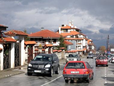 НАП: Луксозните хотели в зимните курорти осигуряват персонала на нереално ниски доходи