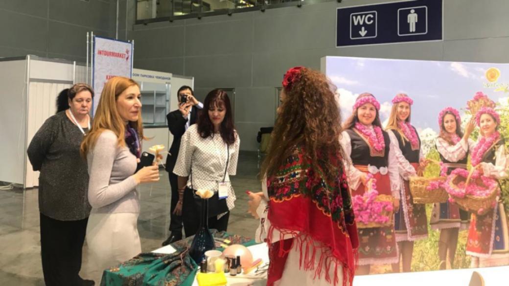 Ангелкова откри българския щанд на изложението „Интурмаркет“ 2019