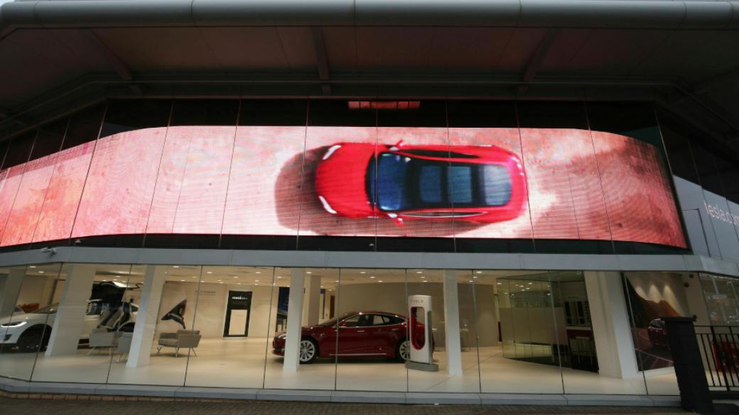Tesla удължи срока за доставка на базовия Model 3 с един месец