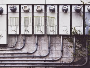 ЧЕЗ хвана 728 фирми да крадат ток през 2018 г.