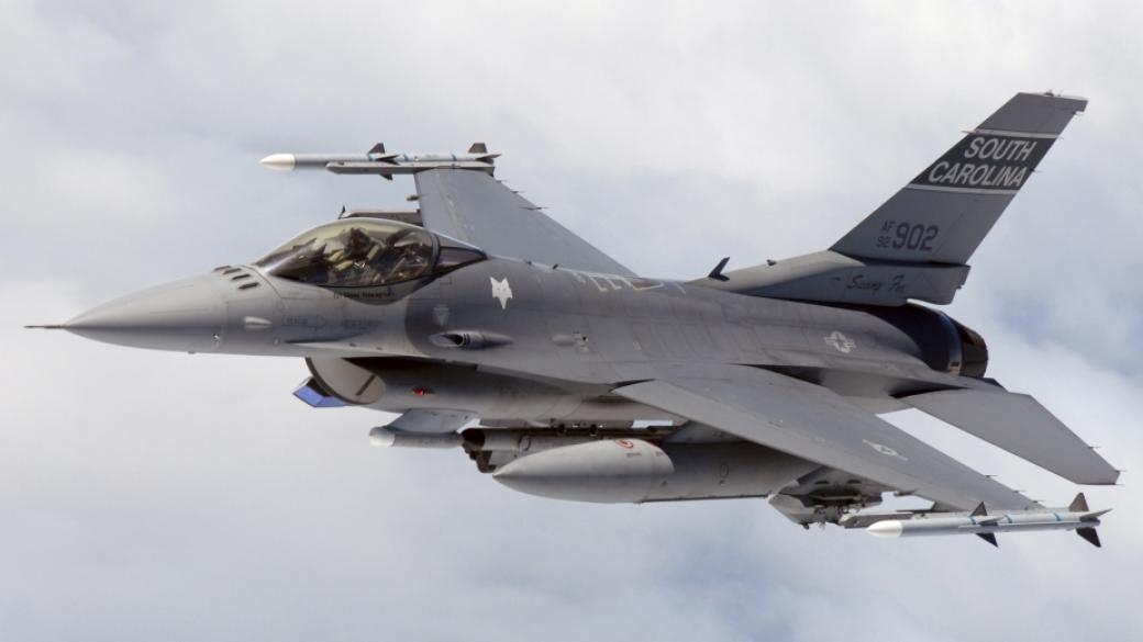 Правителството очаква преговорите за F-16 да приключат до лятото