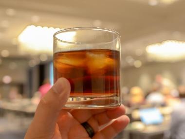 Износът на американско уиски „пресъхна“ заради митата на Тръмп