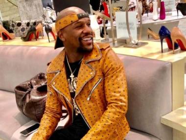 Мейуедър се похвали с частния си самолет в Instagram