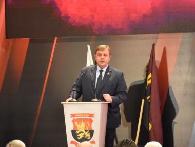 ВМРО преизбра Каракачанов за председател на партията
