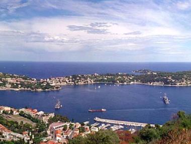 Как се живее на „Полуострова на милиардерите” на френската Ривиера