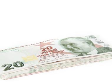 Турската лира се срина заради действията на Анкара