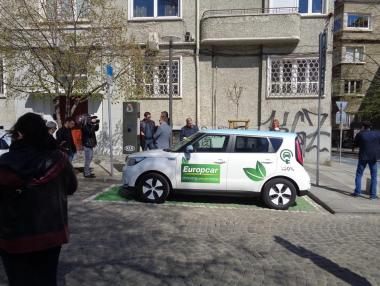 В София вече работи 10-а безплатна станция за зареждане на електрически коли