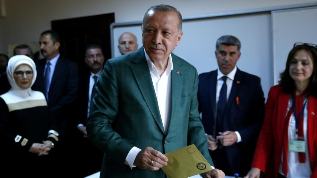 Управляващата партия води на местните избори в Турция
