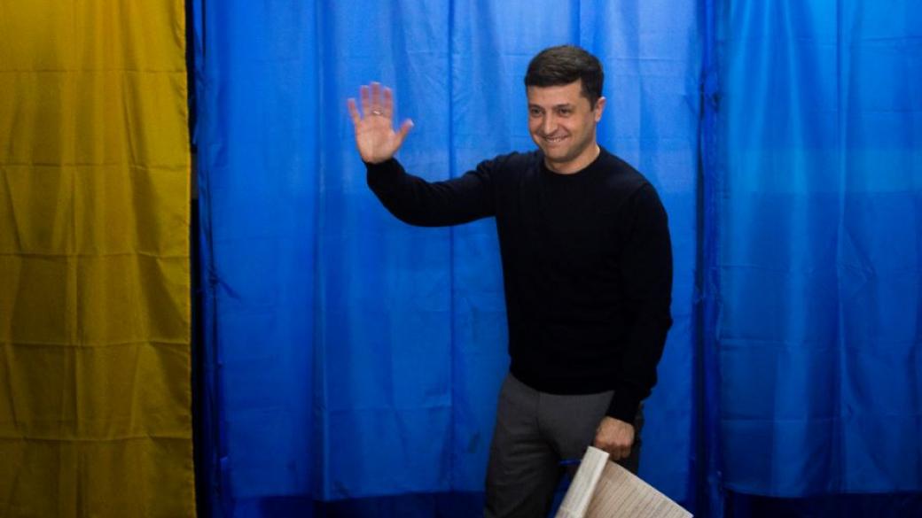 Комедиен актьор води на президентските избори в Украйна