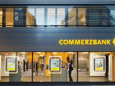 UniCredit също подготвя оферта за Commerzbank