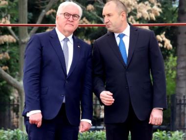 Президентът Радев лобира пред немския си колега за завод на Volkswagen у нас