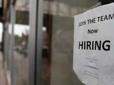 Заетостта в САЩ се отлепи от 17-месечното дъно