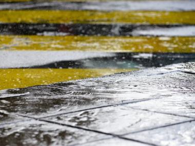 Жълт код за обилни валежи в 16 области в страната