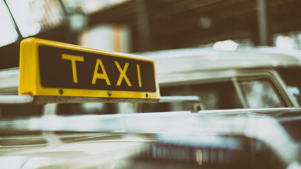 Таксиметровите шофьори в цяла Германия протестират срещу Uber