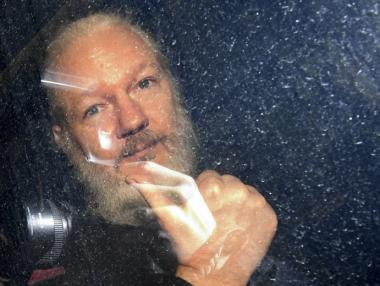 Основателят на Wikileaks е арестуван в Лондон