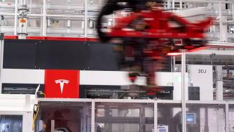 Panasonic преразглежда по-нататъшните си инвестиции в Tesla Gigafactory