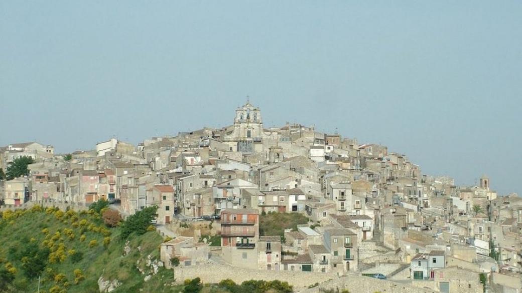 Малък град в Сицилия продава къщи за 1 евро