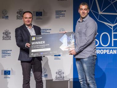 Проект за електрически зарядни станции спечели българския финал на PowerUp!