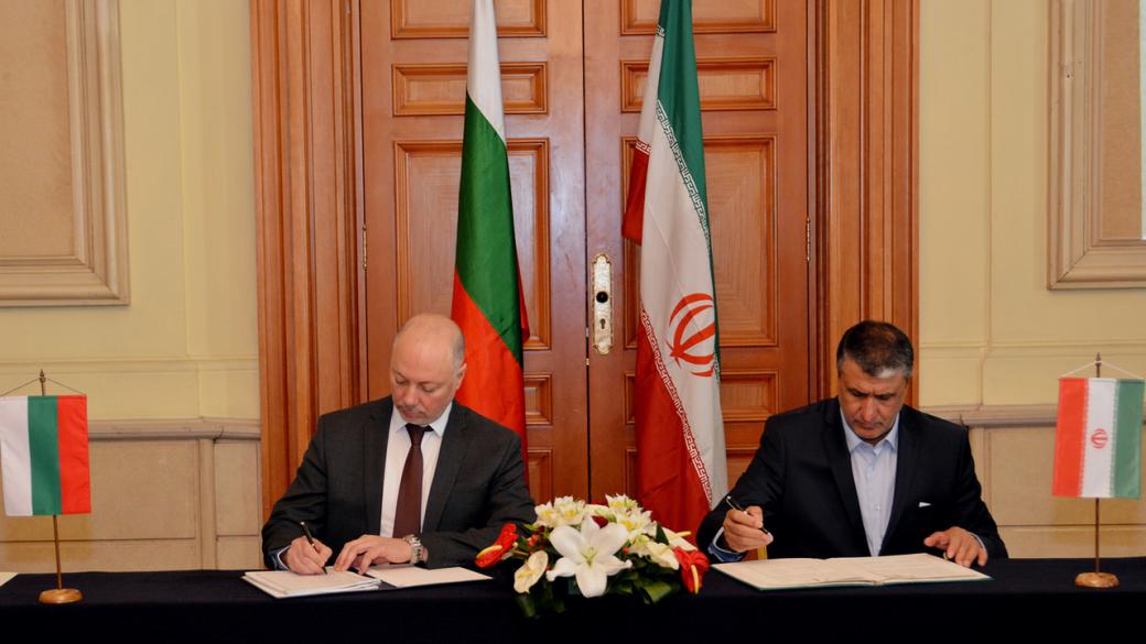 България и Иран се договарят за директна авиолиния между страните