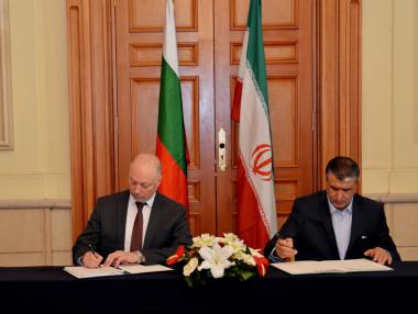 България и Иран се договарят за директна авиолиния между страните