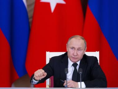 Венецуела заобикаля американските санкции, продавайки петрола си през Русия