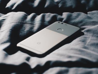 Google изпрати 10 смартфона на клиент, поискал парите си обратно