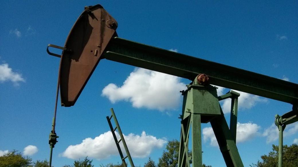 Скок в цената на петрола заради сигнали за затягане на санкциите срещу Иран