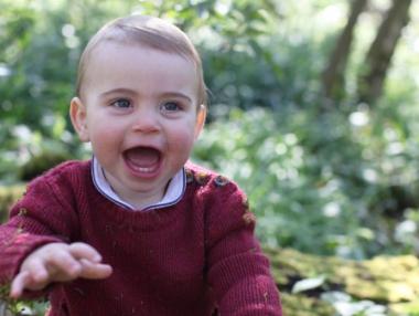 Британският принц Луи става на 1 годинка