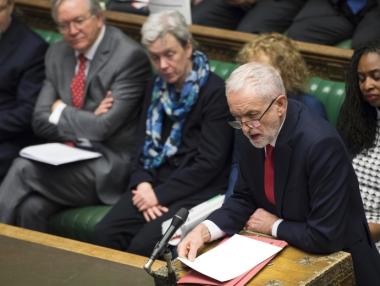 Корбин е последната надежда и най-голяма опасност за Мей