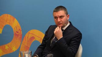 Горанов възлага проверка на УНСС