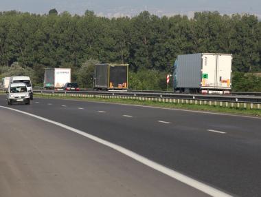 АПИ ограничава движението на камиони по магистралите на 25 и 29 април