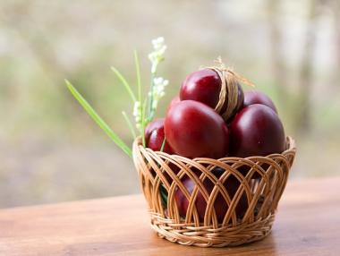 Легенди и традиции за великденските яйца