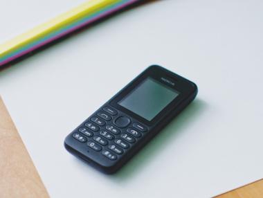 Google прави операционна система за „обикновени“ телефони