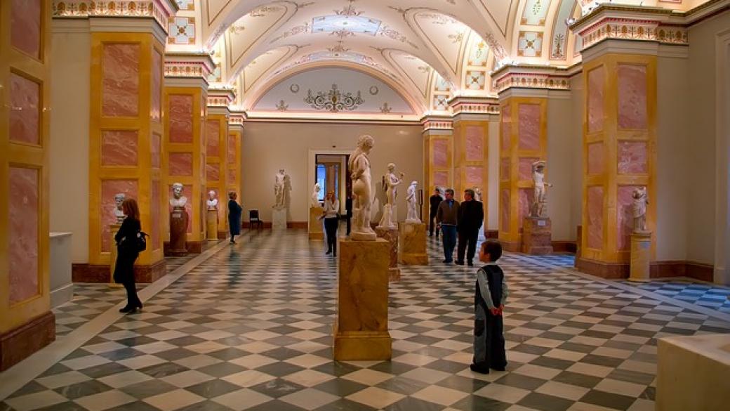 Мечът на хан Кубрат от Ермитажа идва на изложба в София