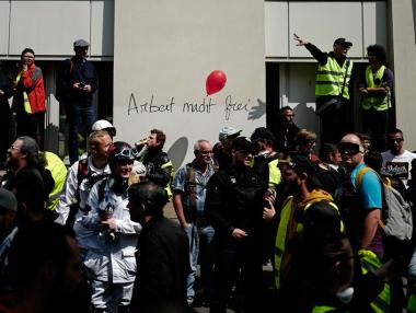 Светът посрещна 1 май с протести и надежда за по-добри условия на труд