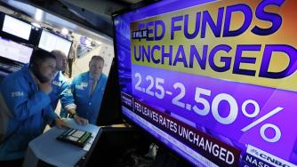 Фед запази лихвите без промяна въпреки натиска на Тръмп